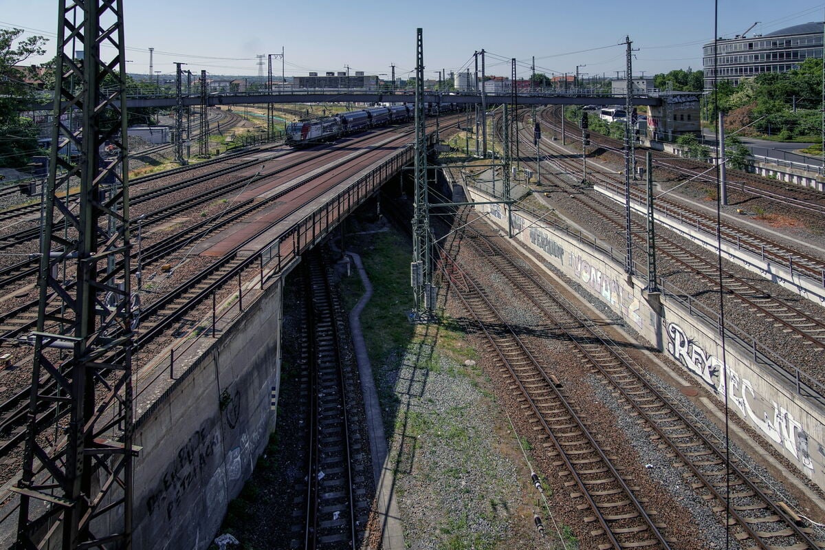 Bauarbeiten In Dresden Gro E Einschr Nkungen Im Bahnverkehr