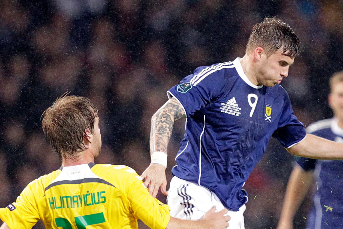 Glasgow United Will Vergewaltiger David Goodwillie Verpflichten Stadt