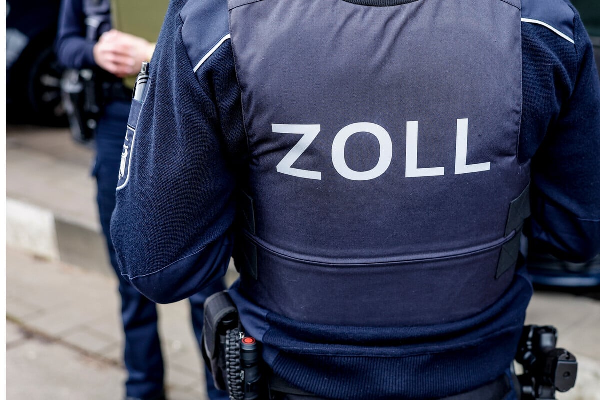 Zoll Macht Waffen Fund An Franz Sischer Grenze