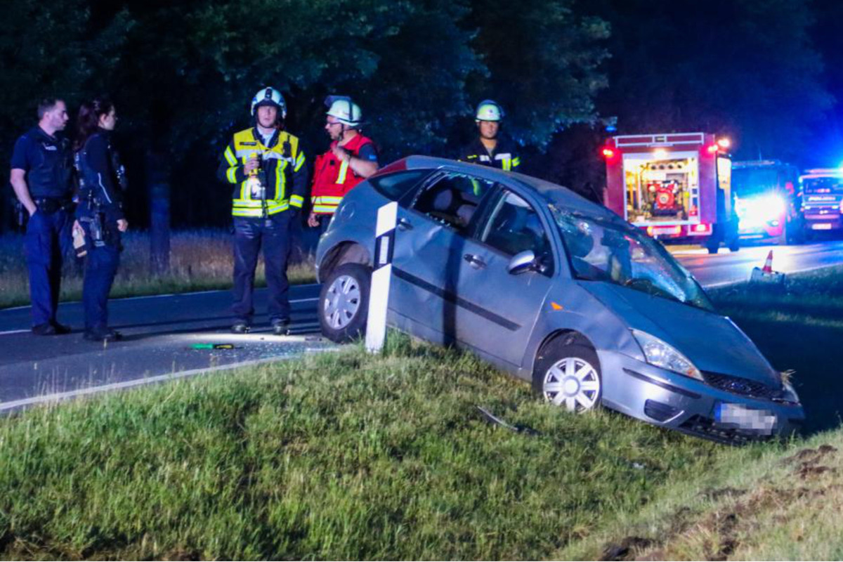 Cottbus Ford Berschl Gt Sich Und Landet Im Graben