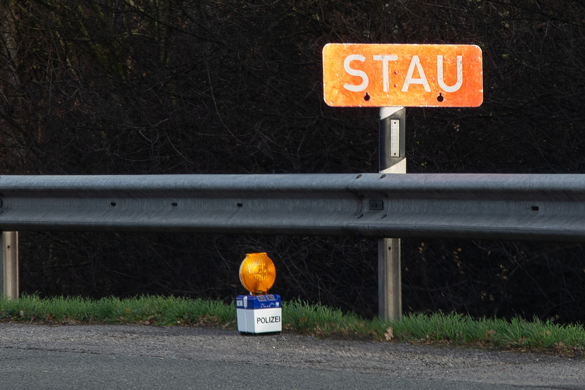 A2 nach schwerem Unfall mit zwei Toten bei Theeßen frei