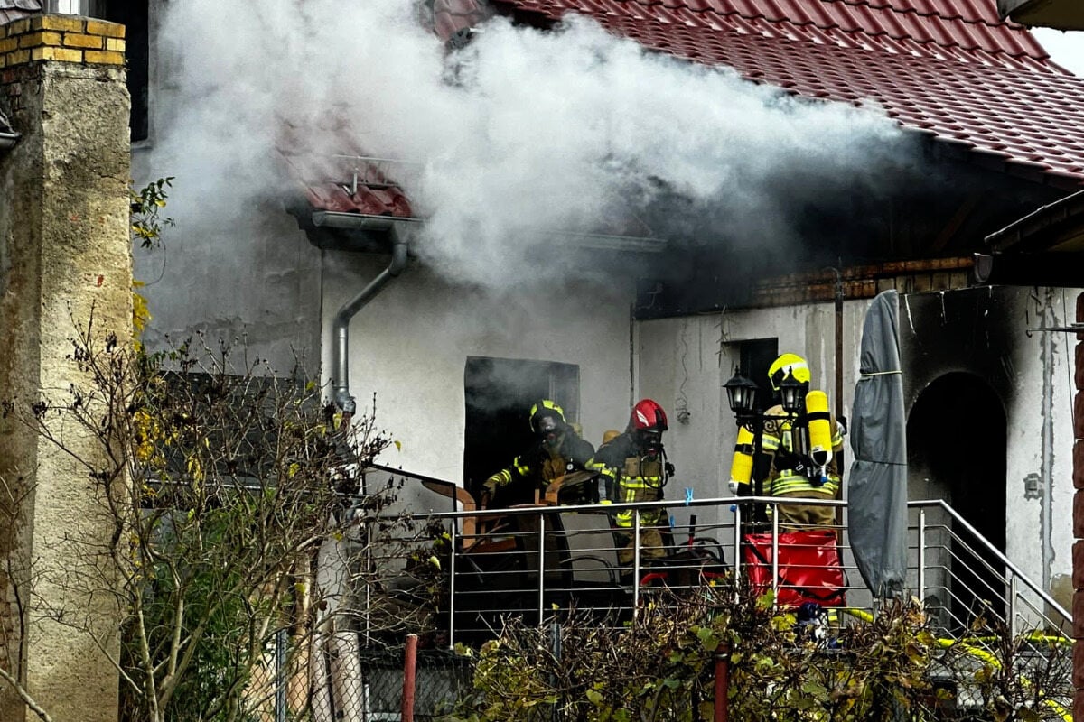 Feuerwehreinsatz in Regis Breitingen Brand greift auf Dachstuhl über