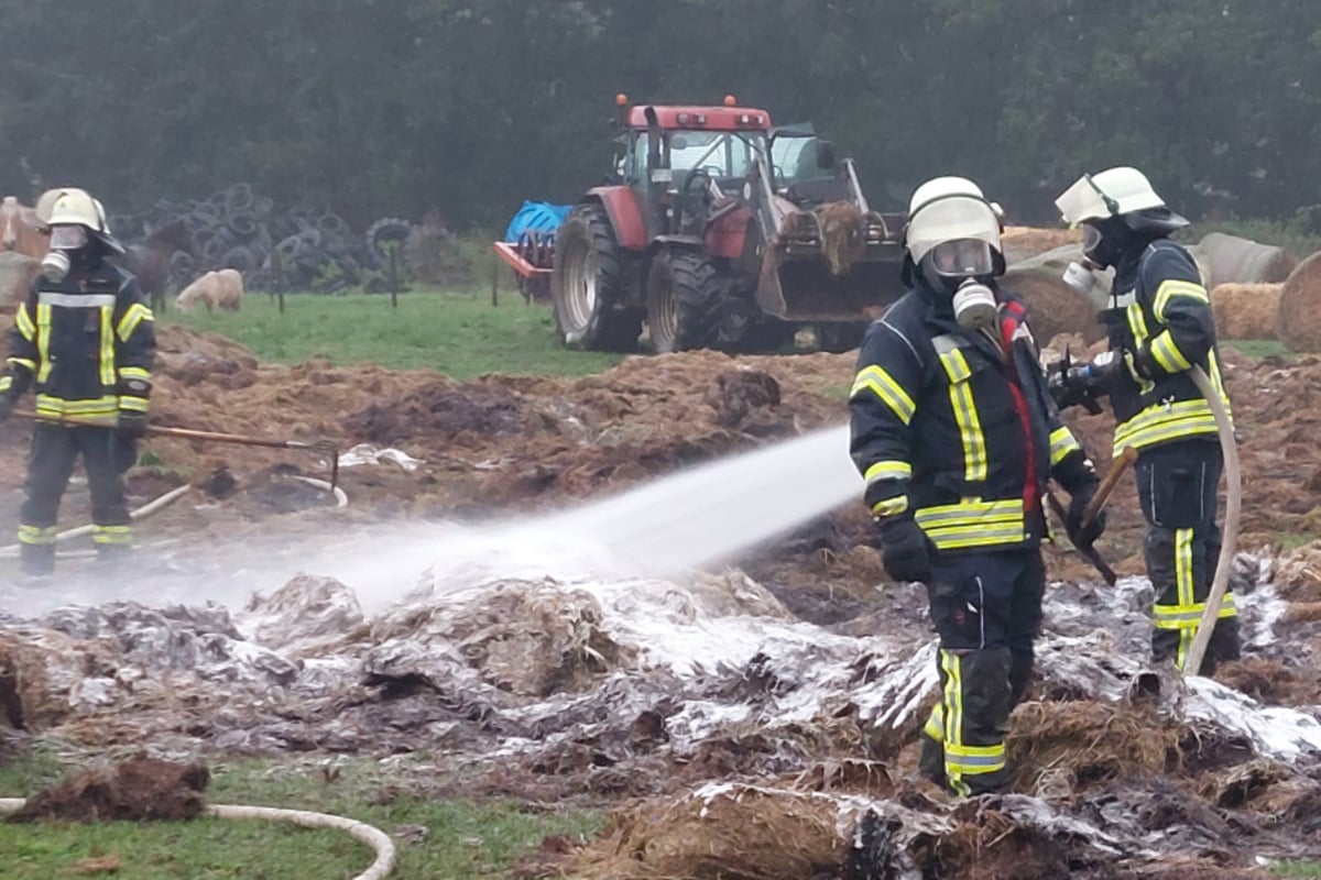 Großeinsatz in Ober Ochtenhausen Feuerwehr kämpft auf Feld mehrere