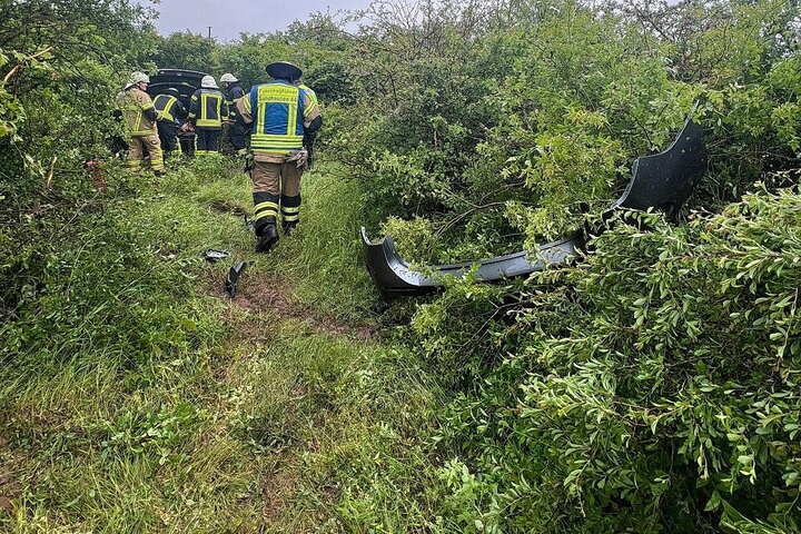 Unfall A38 Schwerer Unfall Auf A38 Mercedes Auf Nasser Fahrbahn Von