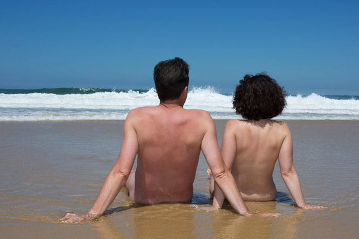 Watch Nackte Mädchen Am FKK-Strand Nicht Scheuen, Ihre Körper In Alle