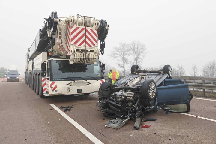 Unfall A14 Fanta Laster verunglückt Autos kollidieren Mindestens