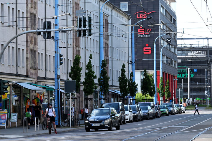 Polizeieinsatz In Chemnitzer City Aggro Mann Soll Personen Mit Messer