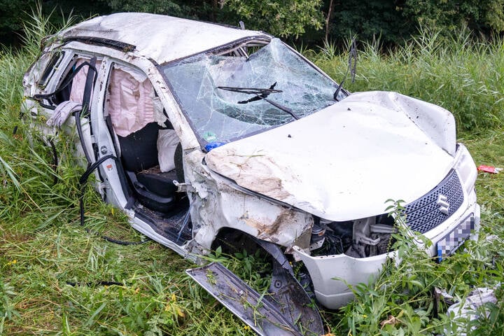 Unfall Auf A Bei W Rth An Der Donau Auto Von Familie Berschl Gt Sich