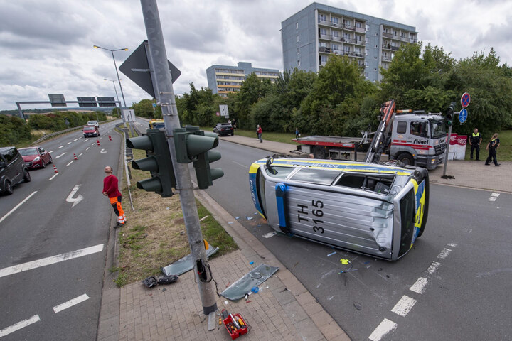 Heftiger Crash In Erfurt Polizeiauto Kracht Mit BMW Zusammen