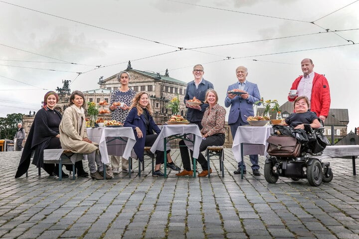 Dresden Is S T Bunt Gastmahl Der Menschlichkeit In Der City