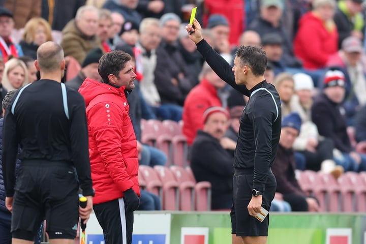 Nach Meuselwitz Spiel Cfc Coach Tiffert Kritisiert Referee Kohnert Und