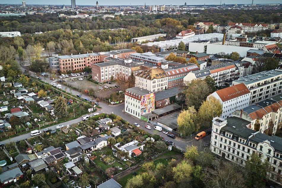 Leipzig hat ein neues Fassaden Kunstwerk 24 Künstler waren beteiligt