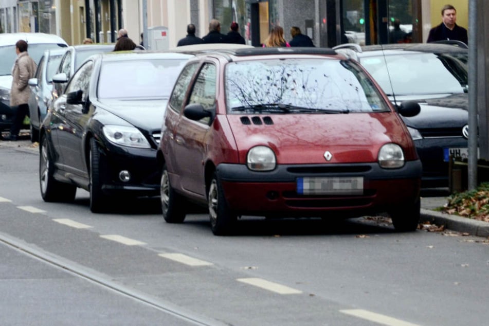 Parken in der zweiten Reihe kann einigen Ärger provozieren und künftig deutlich teuerer werden.