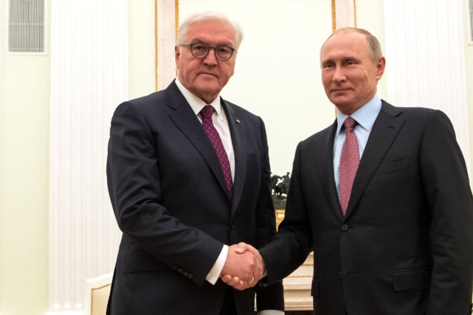 Bundespräsident Frank-Walter Steinmeier (62) mit Wladimir Putin (65).(Archivbild)
