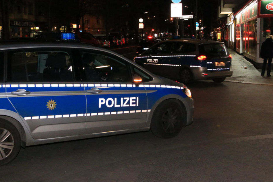 Die Polizei wurde am frühen Samstagmorgen zu einer Messerstecherei gerufen.