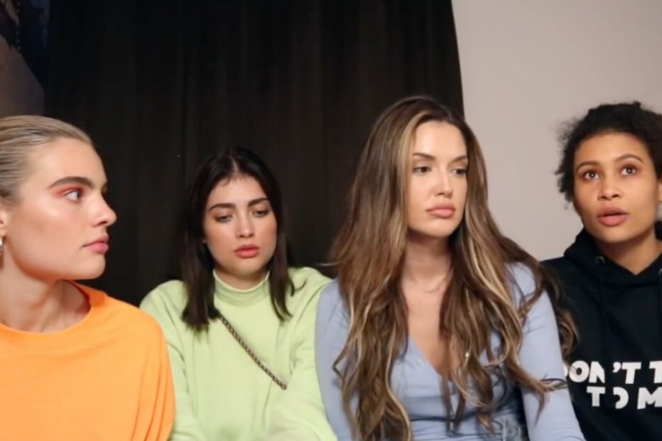 Sarah, Julia, Enisa und Luna (von links) haben Heidi Klum während der Dreharbeiten kaum kennengelernt.