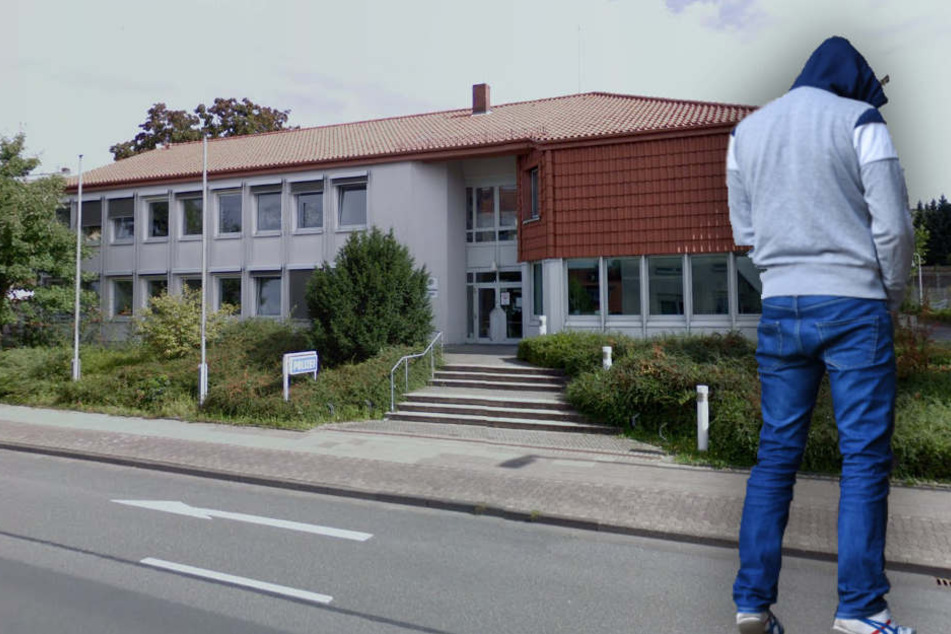 Ein Betrunkener stellte sich vor die Polizeiwache Süd in Bielefeld-Brackwede und pinkelte. (Symbolbild)