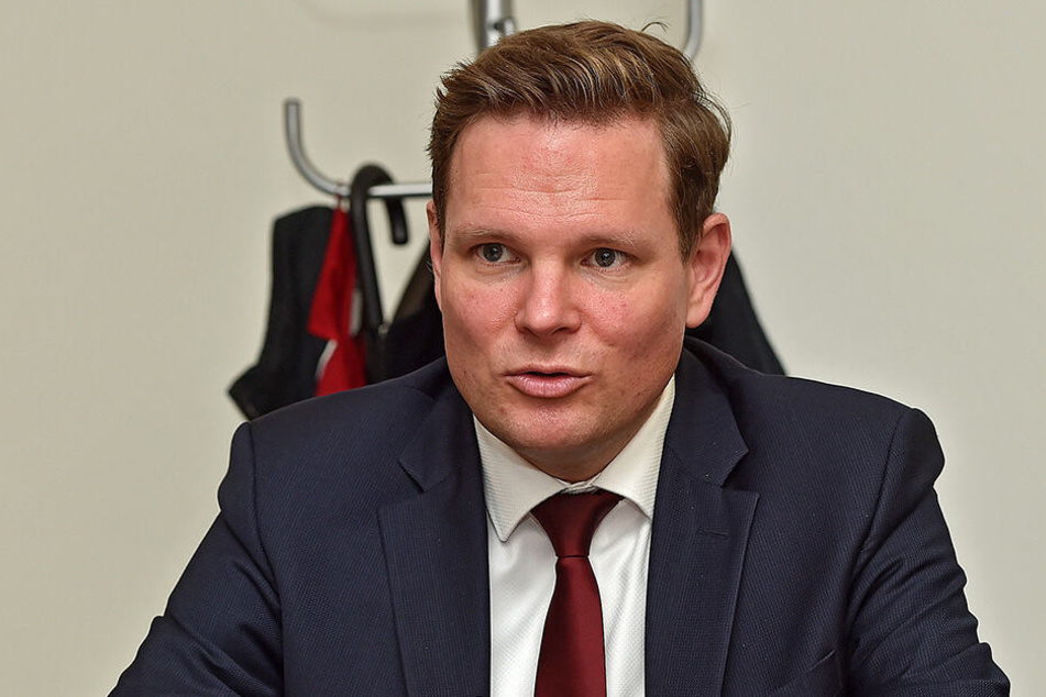 Christian Bösl (45, Bürgerfraktion) will die Planungen für die neue Straßenbahn-Strecke stoppen.