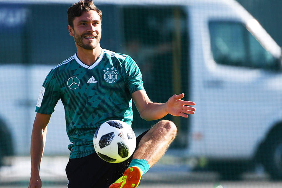 Da kann aber einer lachen: Jonas Hector ist nach überstandener zurück im DFB-Teamtraining.