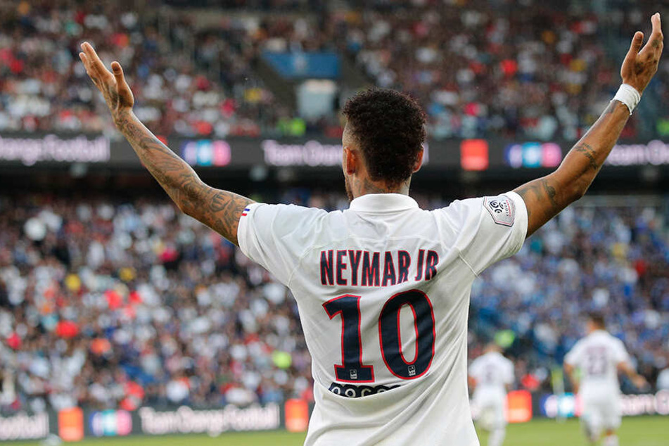 Neymar gegen alle. Der 222-Millionen-Mann von 2017 hat aktuell keinen leichten Stand bei den Fans von Paris.