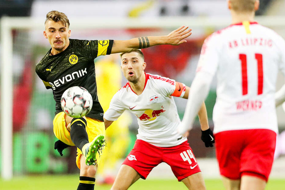Maximilian Philipp (l.) kam vor allem in der Rückrunde unter BVB-Coach Lucien Favre nur noch selten zum Einsatz.