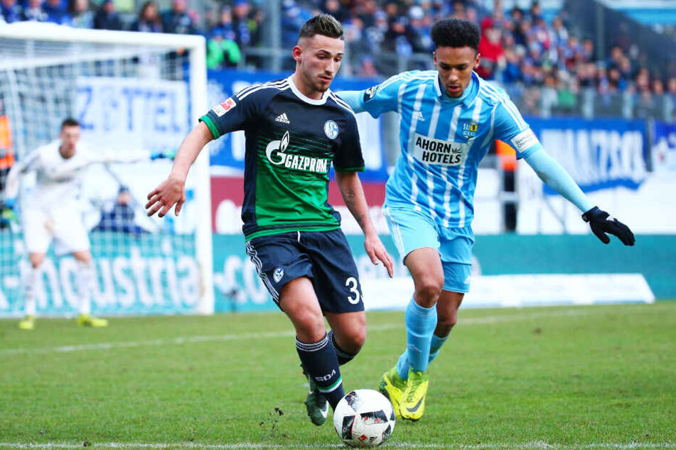 Donis Avdijaj (l.), hier im Duell mit CFC-Verteidiger Jamil Dem, war beim FC Schalke 04 ein riesengroßes Talent.