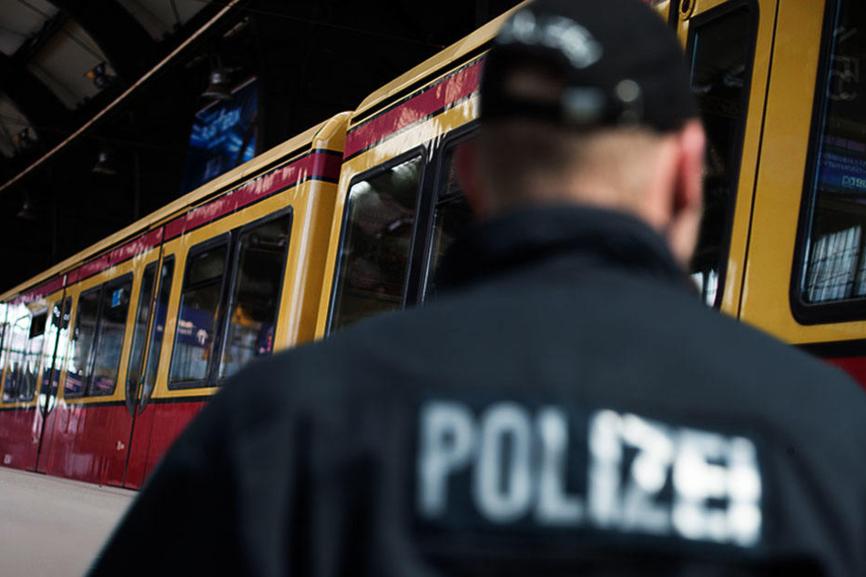 Die Polizei sucht nun Zeugen. (Symbolbild)