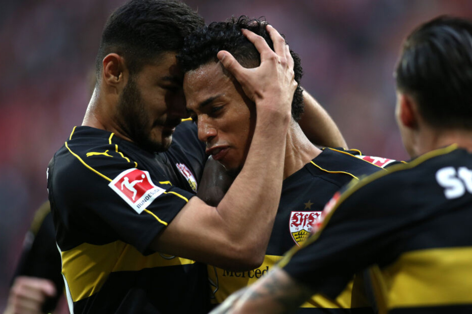 VfB-Kicker Dennis Aogo (mittig), erzielte am Montagabend in der Relegation gegen den 1. FC Union Berlin einen direkten Freistoßtreffer, der aber aufgrund einer Abseitsstellung aberkannt wurde.
