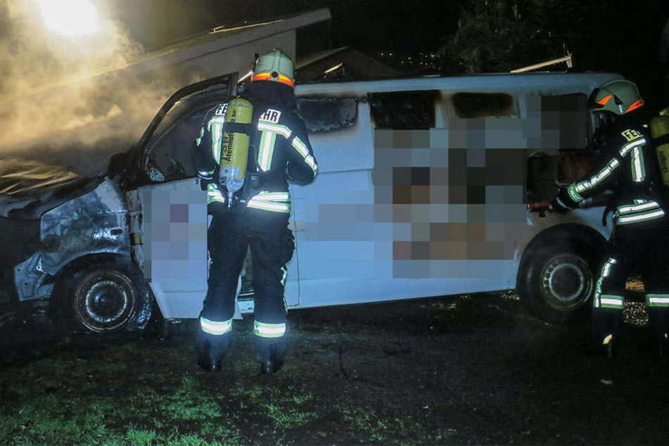 Ein Übergreifen der Flammen auf das gesamte Fahrzeug konnte verhindert werden.