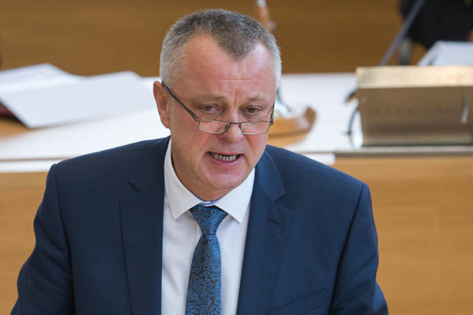 Der neue Kultusminister Frank Haubitz (59, parteilos) hat mit seinem Vorstoß viele gegen sich aufgebracht.