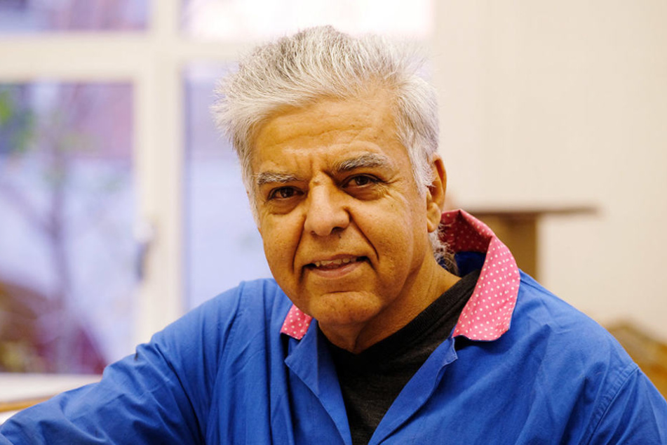 Rayan Abdullah arbeitet an der Hochschule für Grafik und Buchkunst als Typografie-Professor.