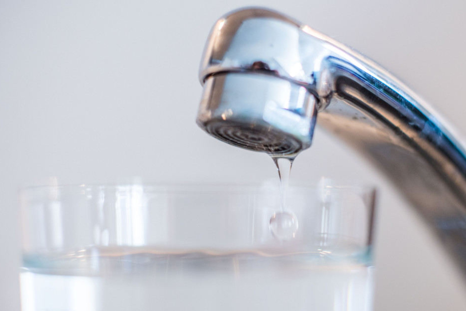 Das Grund- und Trinkwasser in Bayern soll besser geschützt werden.