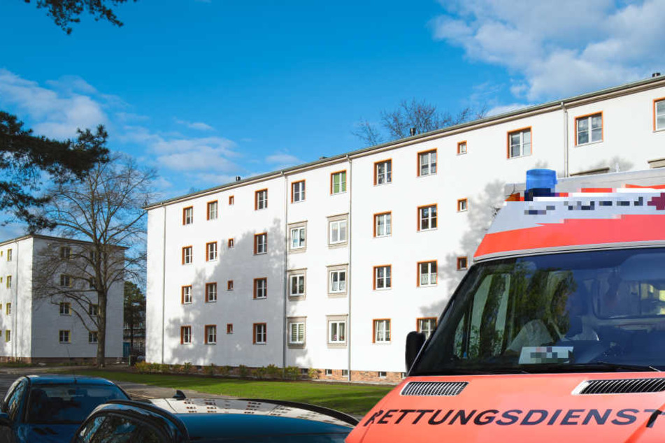 Der Mann stürzte vom Dach eines Hauses 12 Meter in die Tiefe. (Symbolbild)