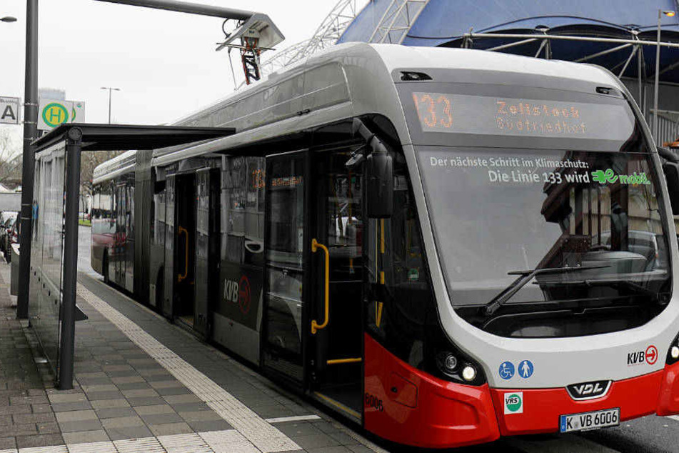Ein Elektrobus der Kölner Verkehrsbetriebe.