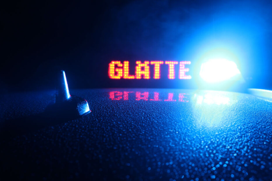 Die Polizei weist auf glatte Straßen hin.