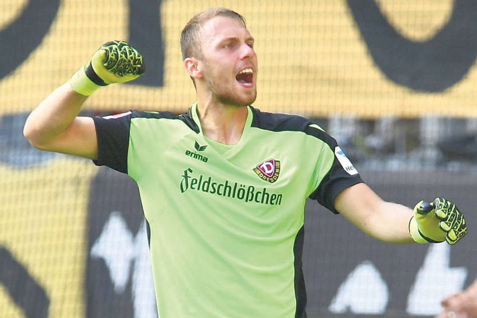 1:1! Keeper Marvin Schwäbe freut sich über den Punktgewinn seiner Dynamos gegen den 1. FC Nürnberg beim Liga-Start.
