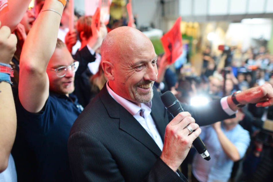 Kann sich über den ersten Wahlsieg der CDU in Bremen freuen: Spitzenkandidat Carsten Meyer-Heder (58).