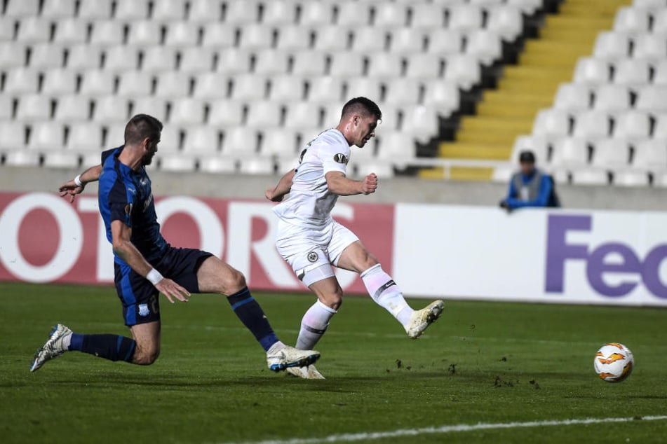 Knipser: Youngster Luka Jovic schießt zur Führung ein.