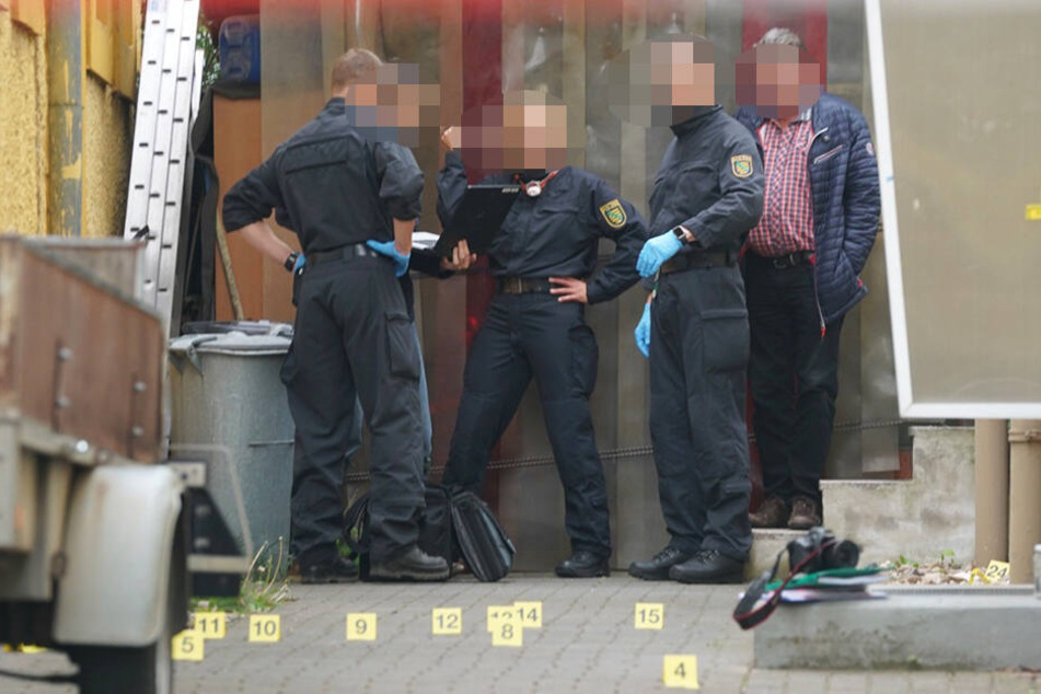 Die Mordkommission hat die Ermittlungen in dem Fall übernommen.