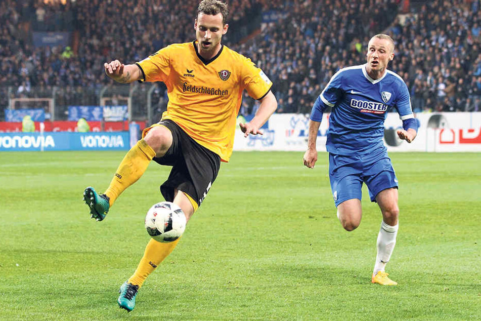Auch Manuel Konrad (l.), hier vor Felix Bastians am Ball, hatte eine Aktie am Tor zum 2:3 aus Dynamo-Sicht.