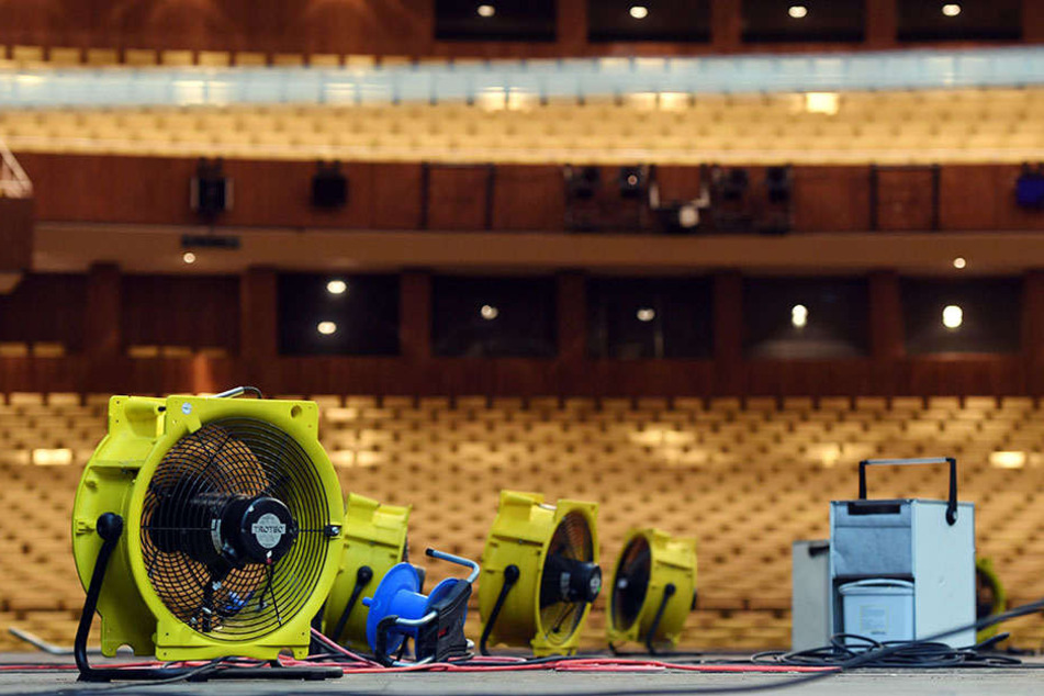 Nach dem Wasserschaden öffnet die Deutsche Oper in Berlin am Donnerstag wieder.