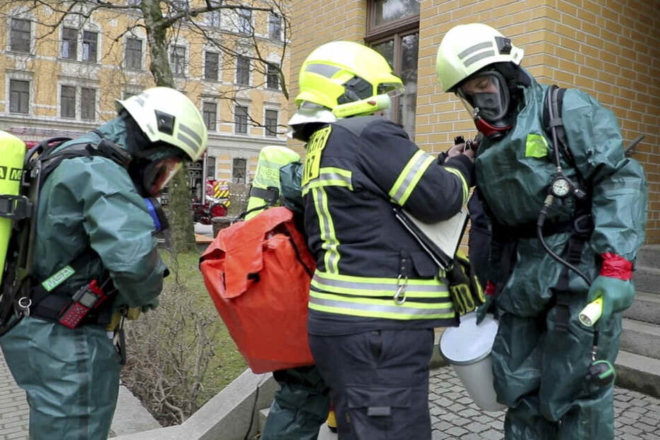 Die Polizei hatte während einer Wohnungsdurchsuchung gefährliche Chemikalien vermutet.