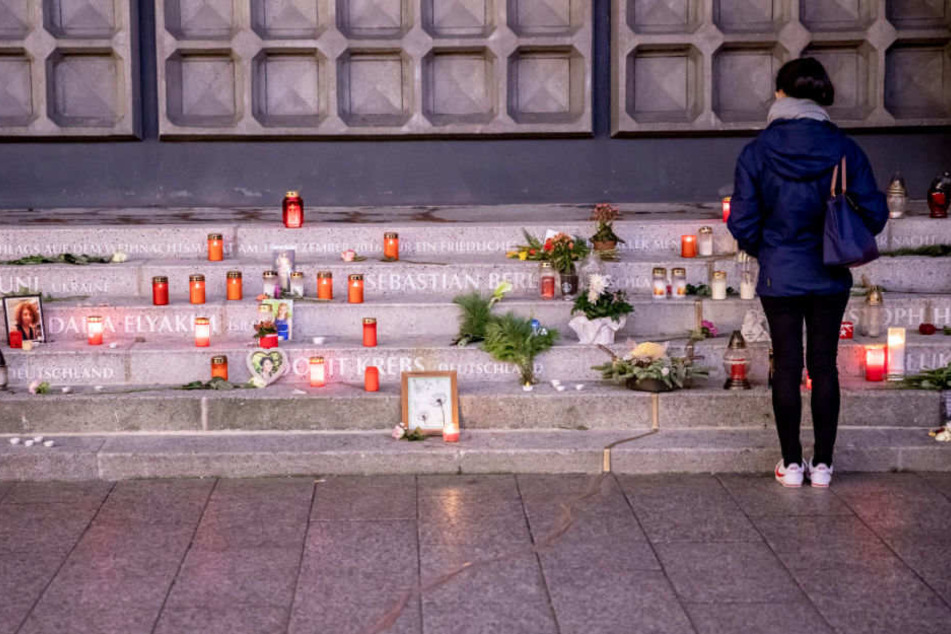 Ein Mahnmal erinnert an die Opfer des Anschlags.