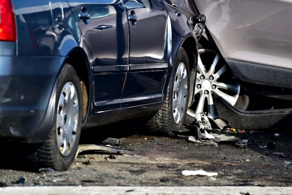 Die Autofahrerin konnte ihr Fahrzeug nicht mehr kontrollieren. (Symbolbild)