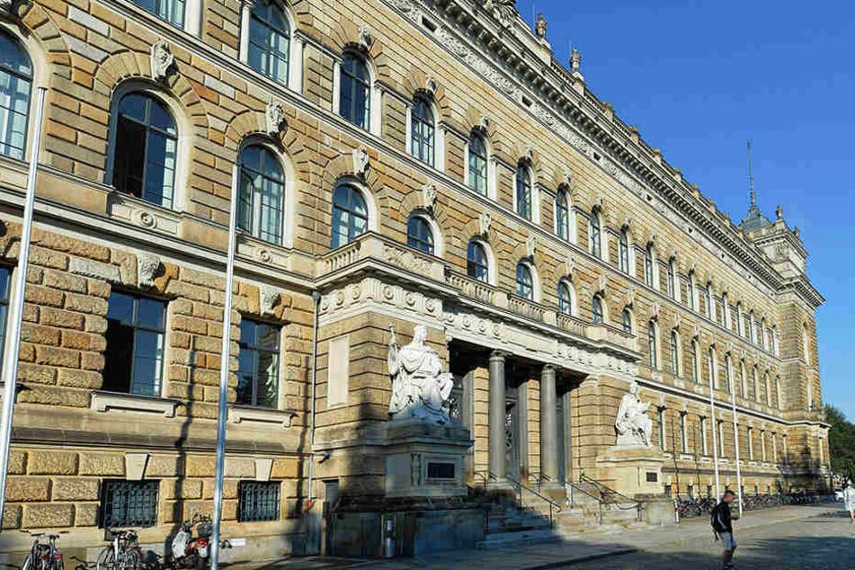 Nahe des Dresdner Landgerichts wurde die 14-Jährige Opfer einer sexuellen Belästigung.