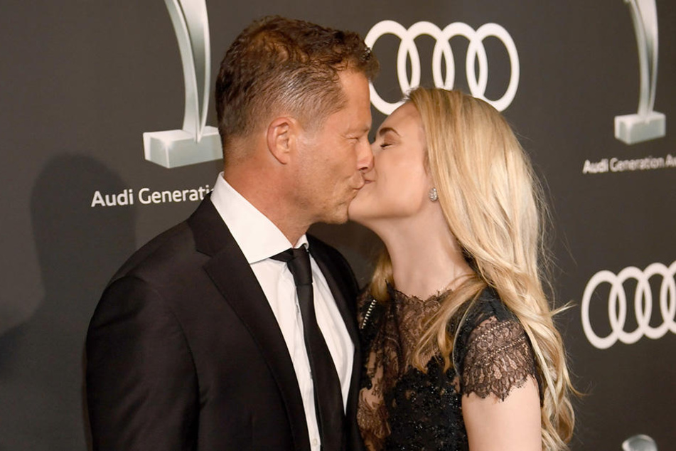 Til Schweiger (54) turtelt sich aktuell mit seiner neuen Freundin Francesca Dutton (32) über die roten Teppiche.