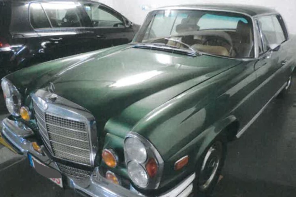 Dieser Mercedes 280 SE wurde in Köln-Sülz gestohlen.