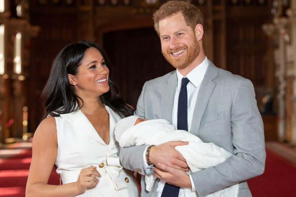 Es ist ein Junge: Prinz Harry und Ehefrau Meghan mit dem kleinen Archie.