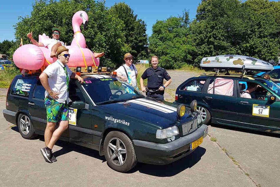 Flamingo auf dem Dach: Beim "Carbage Run" ist alles erlaubt.