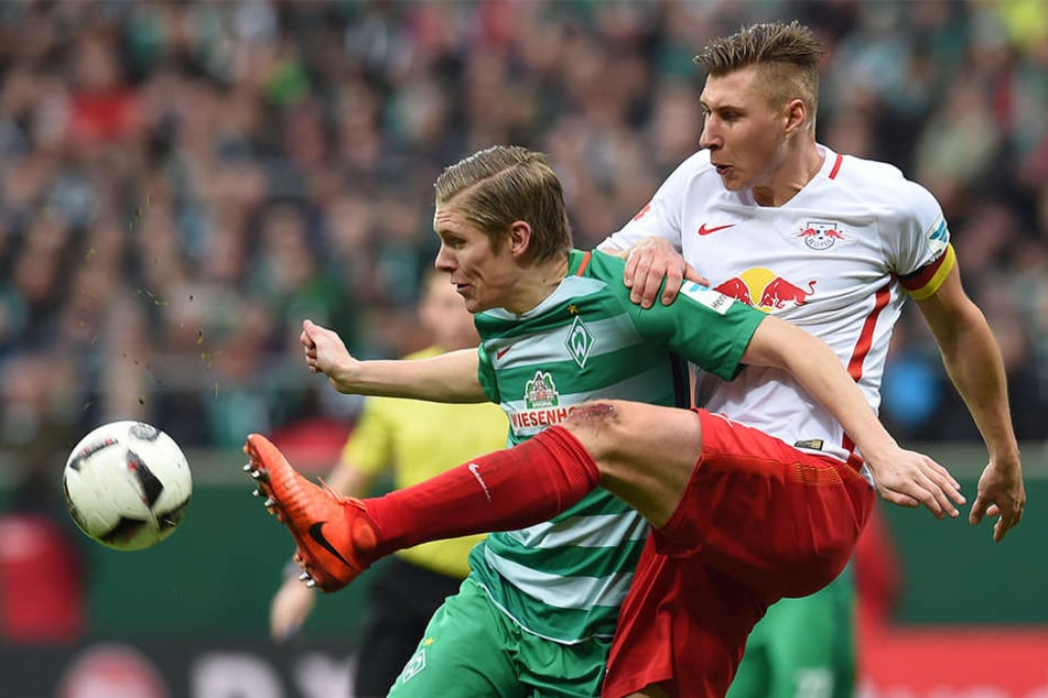 Beim Spiel gegen Werder Bremen zogen die Leipziger Spieler den Kürzeren. Hier zu sehen: Team-Kapitän Willi Orban (24).